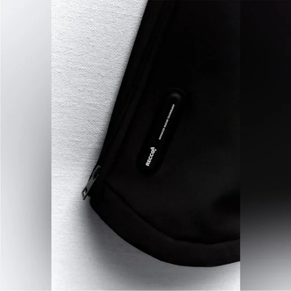 NWOT Zara Black Ski
*barely worn* Jumpsuit size XS
🚨FIRM PRICE - Picture 7 of 16